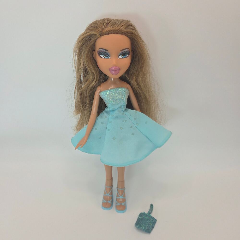 Vintage 2005 Bratz Hollywood Yasmin Doll with Original Dress + Shoes